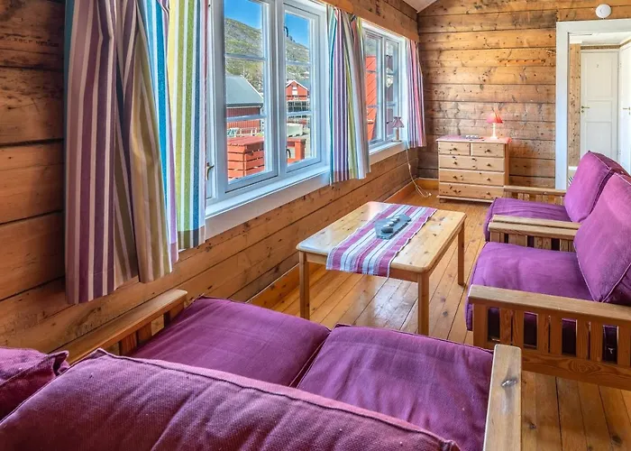 Klingenberg Rorbuer Деревянный коттедж Сёрвоген